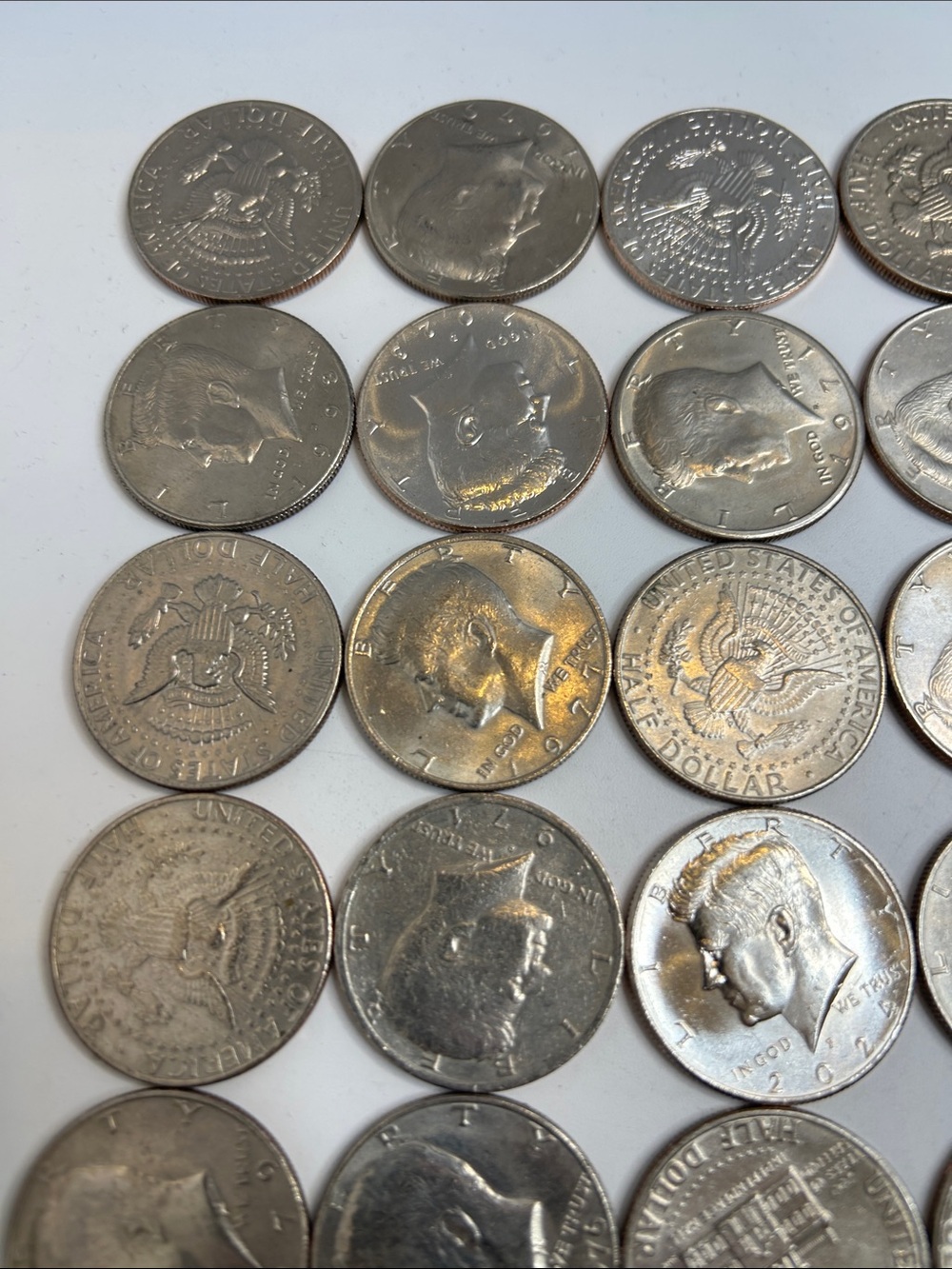 Large Estate Sale Kennedy Half Dollars Coin Lot Face Value $40 Coin Collection - Picture 2 of 7